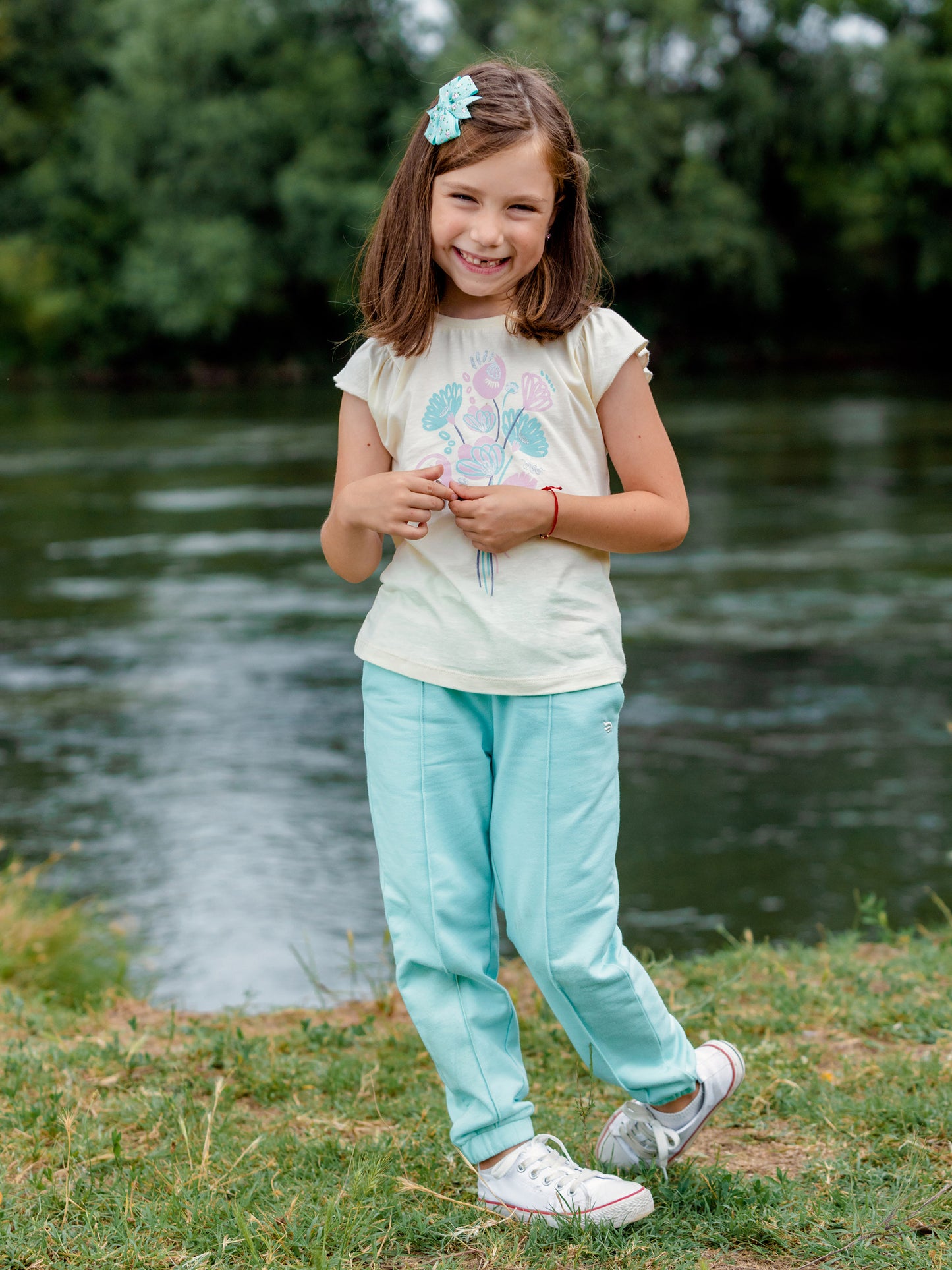 Cherubino Girls' Flutter Sleeve Floral Bouquet Tee in Ecru